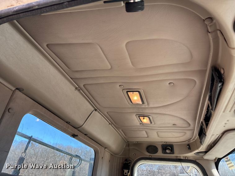 image for item FB3074 2006 International 9400i semi truck