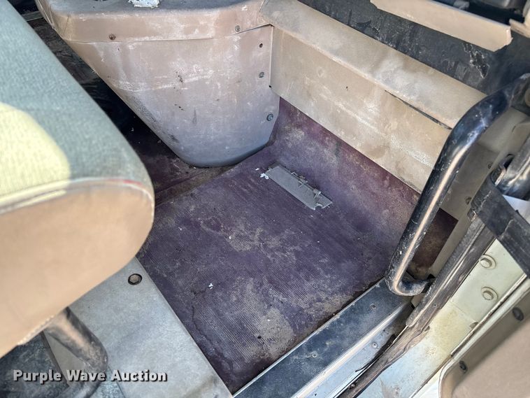 image for item FB3074 2006 International 9400i semi truck