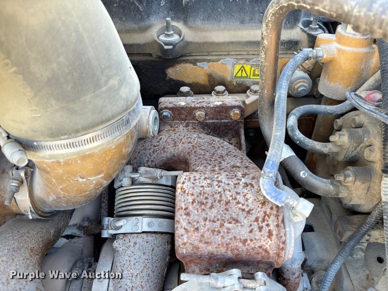 image for item FB3074 2006 International 9400i semi truck