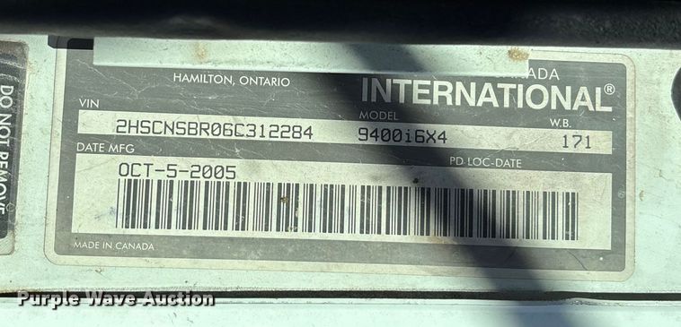 image for item FB3074 2006 International 9400i semi truck