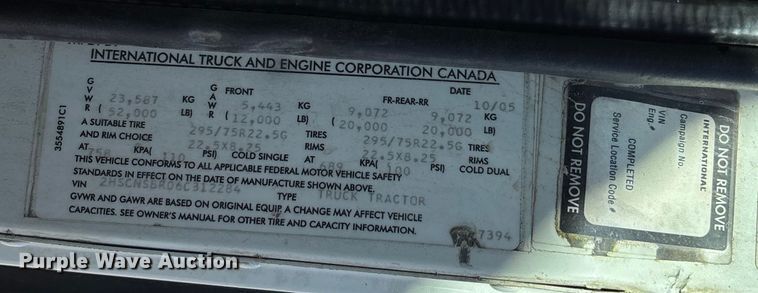 image for item FB3074 2006 International 9400i semi truck