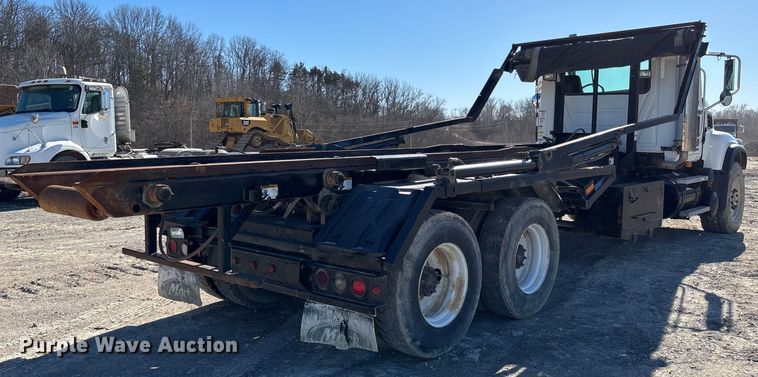 image for item FB3075 2007 Mack CV713 roll-off container truck