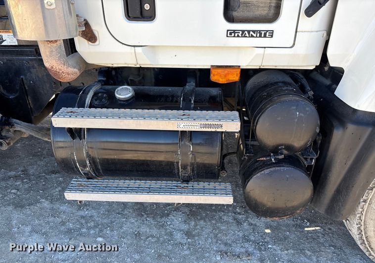 image for item FB3075 2007 Mack CV713 roll-off container truck