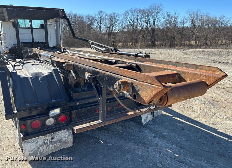 image for item FB3075 2007 Mack CV713 roll-off container truck