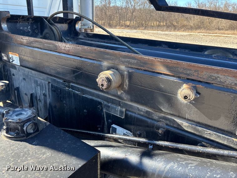 image for item FB3075 2007 Mack CV713 roll-off container truck