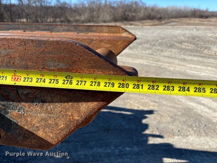 image for item FB3075 2007 Mack CV713 roll-off container truck