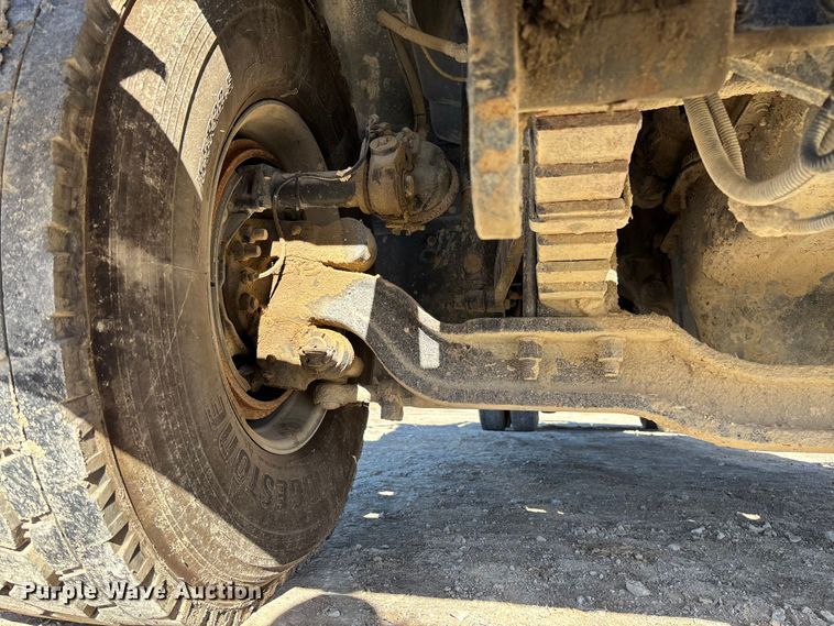 image for item FB3075 2007 Mack CV713 roll-off container truck