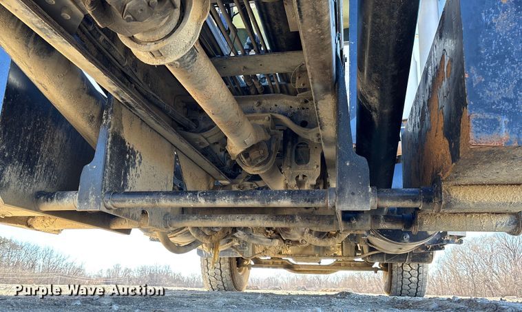 image for item FB3075 2007 Mack CV713 roll-off container truck