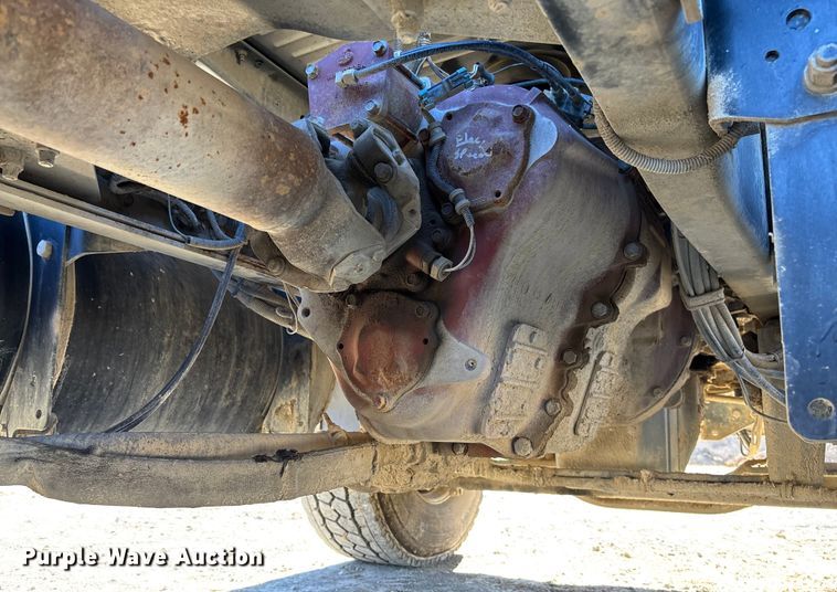 image for item FB3075 2007 Mack CV713 roll-off container truck