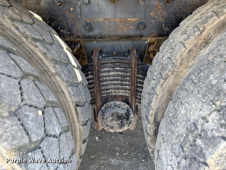 image for item FB3075 2007 Mack CV713 roll-off container truck