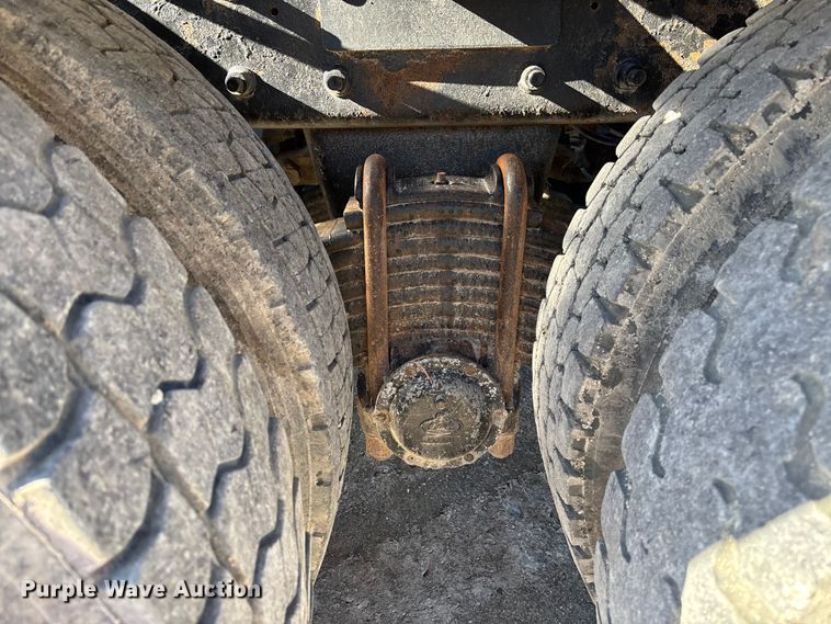 image for item FB3075 2007 Mack CV713 roll-off container truck