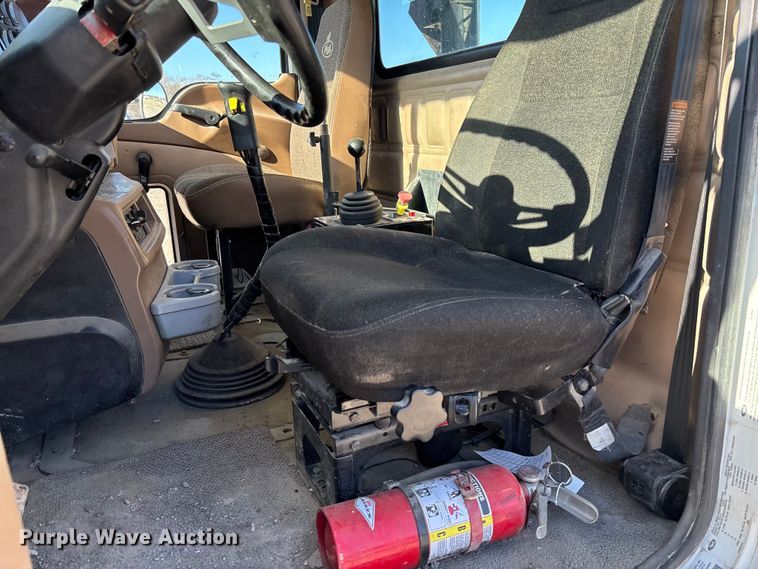 image for item FB3075 2007 Mack CV713 roll-off container truck