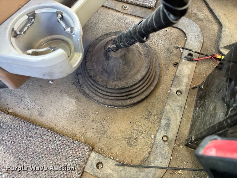 image for item FB3075 2007 Mack CV713 roll-off container truck