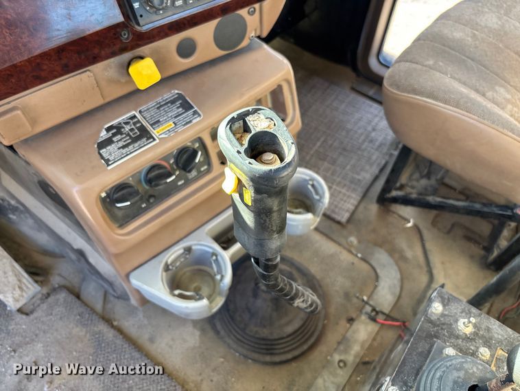 image for item FB3075 2007 Mack CV713 roll-off container truck