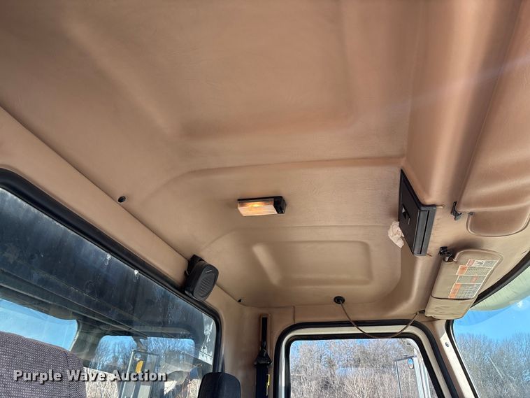 image for item FB3075 2007 Mack CV713 roll-off container truck