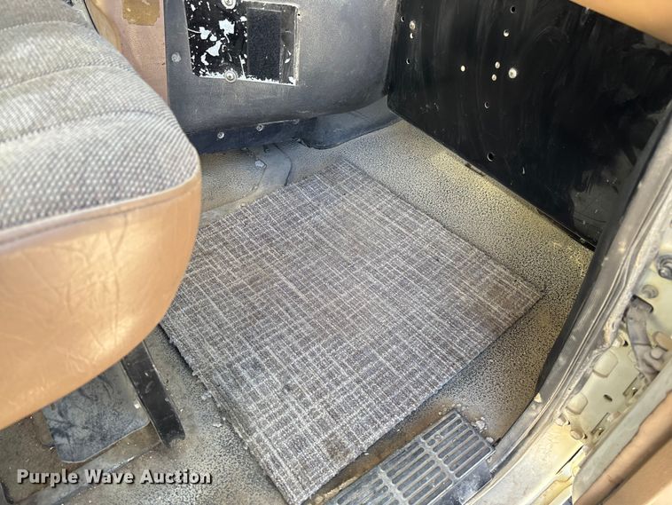 image for item FB3075 2007 Mack CV713 roll-off container truck