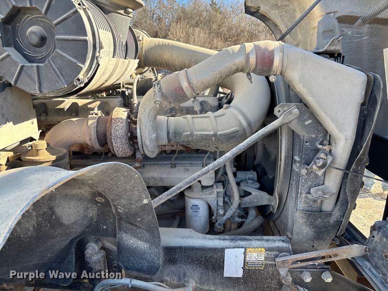 image for item FB3075 2007 Mack CV713 roll-off container truck