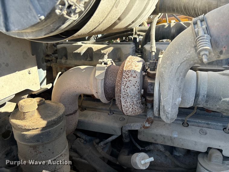 image for item FB3075 2007 Mack CV713 roll-off container truck