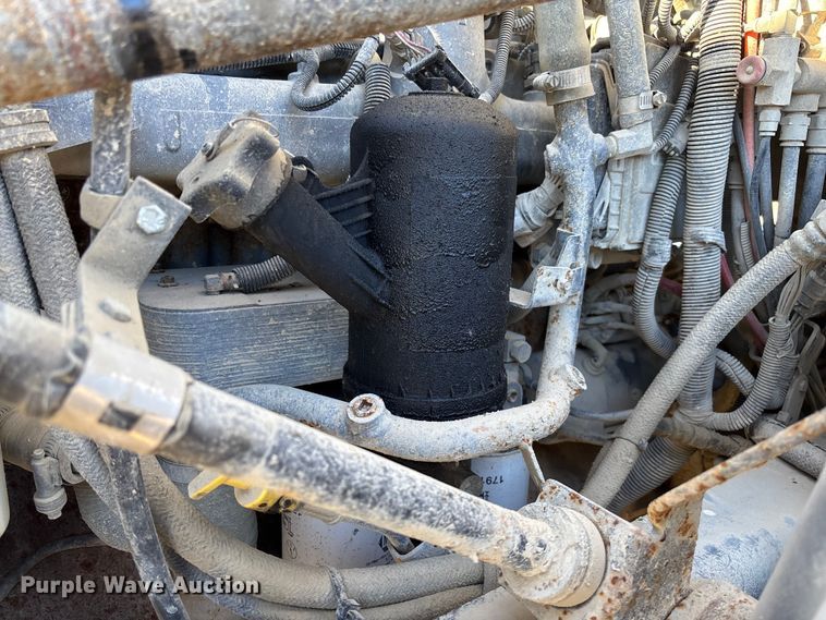 image for item FB3075 2007 Mack CV713 roll-off container truck