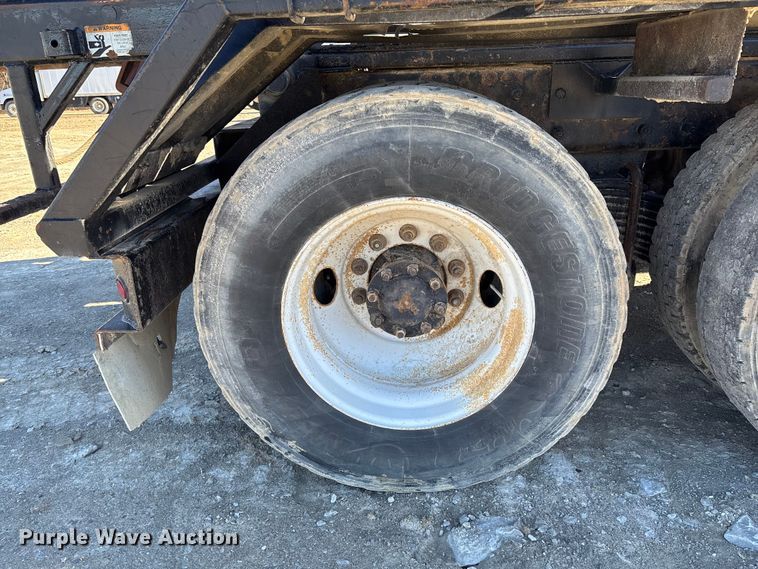 image for item FB3075 2007 Mack CV713 roll-off container truck