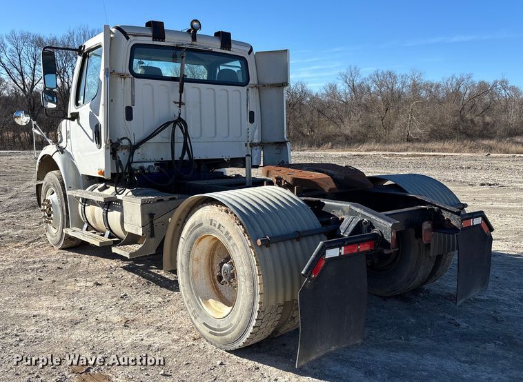 image for item FB3076 2007 Freightliner M2112 semi truck