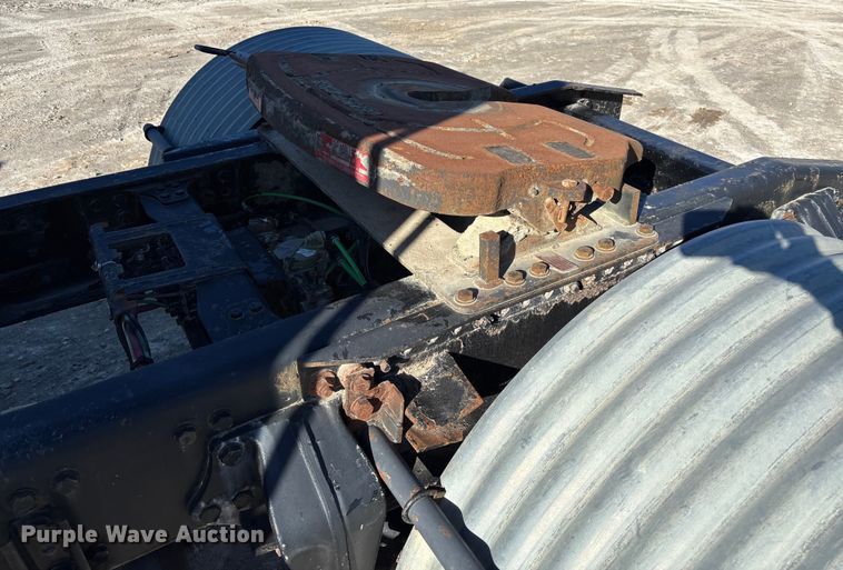 image for item FB3076 2007 Freightliner M2112 semi truck