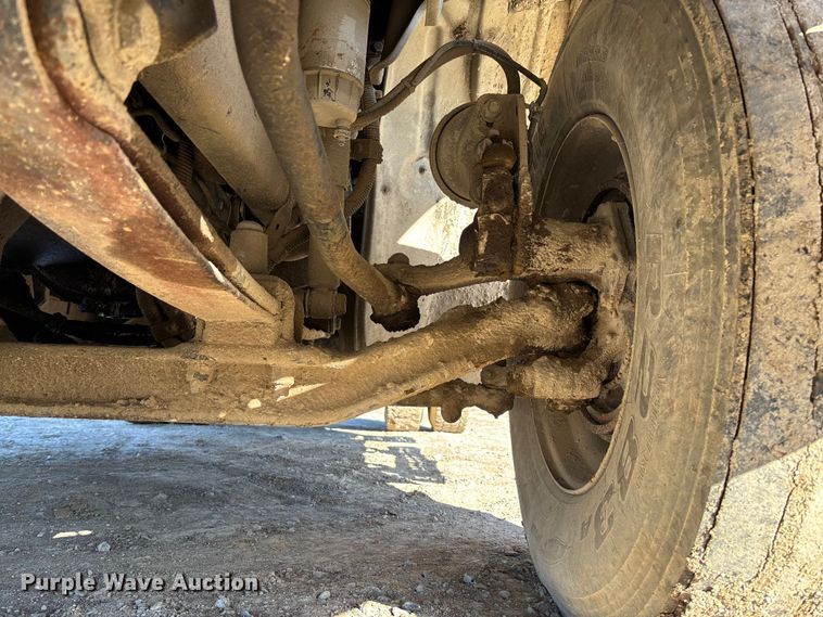 image for item FB3076 2007 Freightliner M2112 semi truck