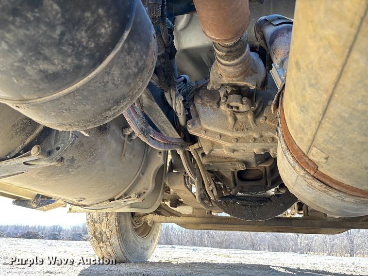 image for item FB3076 2007 Freightliner M2112 semi truck