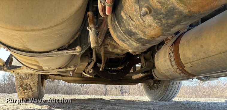 image for item FB3076 2007 Freightliner M2112 semi truck