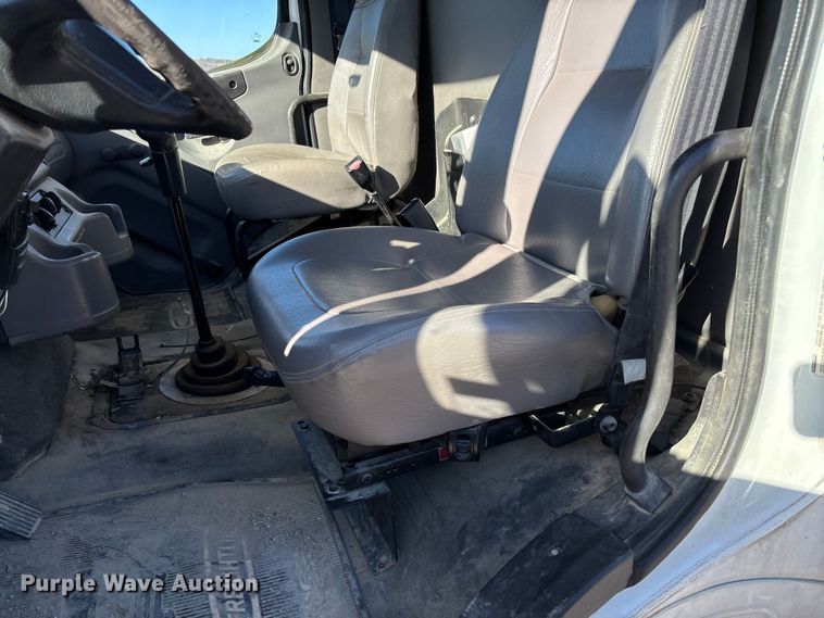 image for item FB3076 2007 Freightliner M2112 semi truck