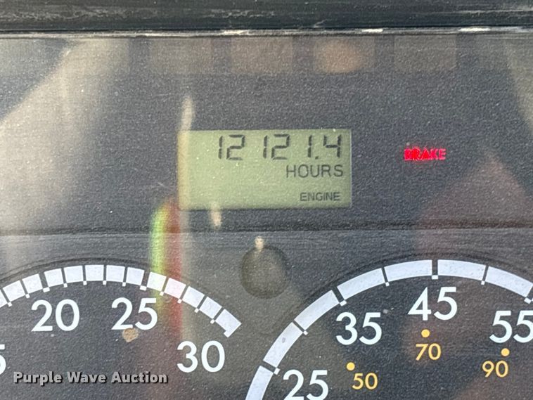 image for item FB3076 2007 Freightliner M2112 semi truck