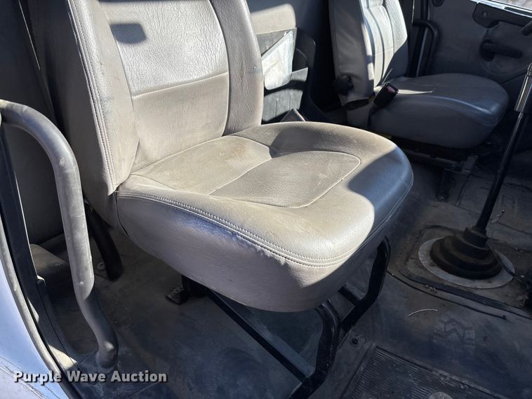 image for item FB3076 2007 Freightliner M2112 semi truck