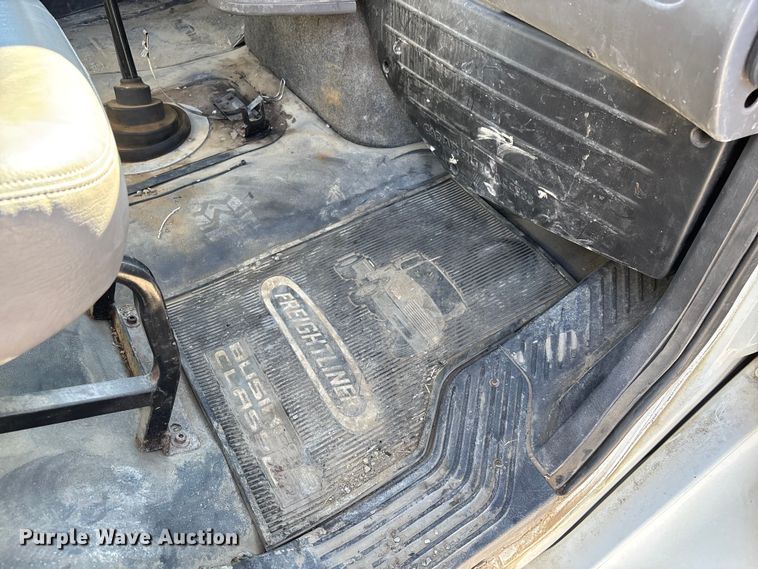 image for item FB3076 2007 Freightliner M2112 semi truck