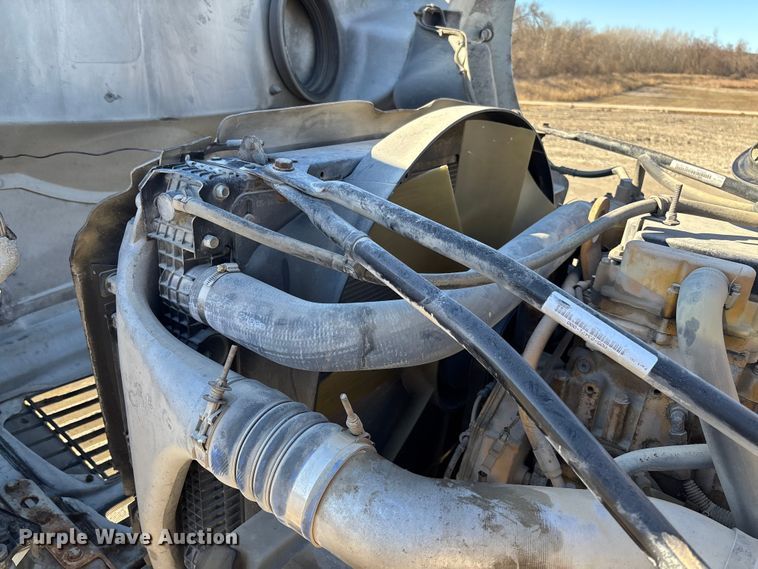 image for item FB3076 2007 Freightliner M2112 semi truck