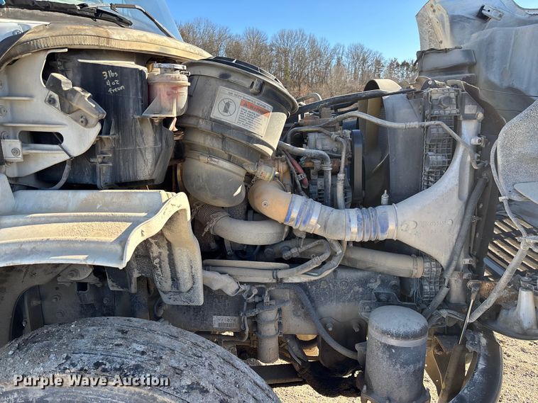 image for item FB3076 2007 Freightliner M2112 semi truck