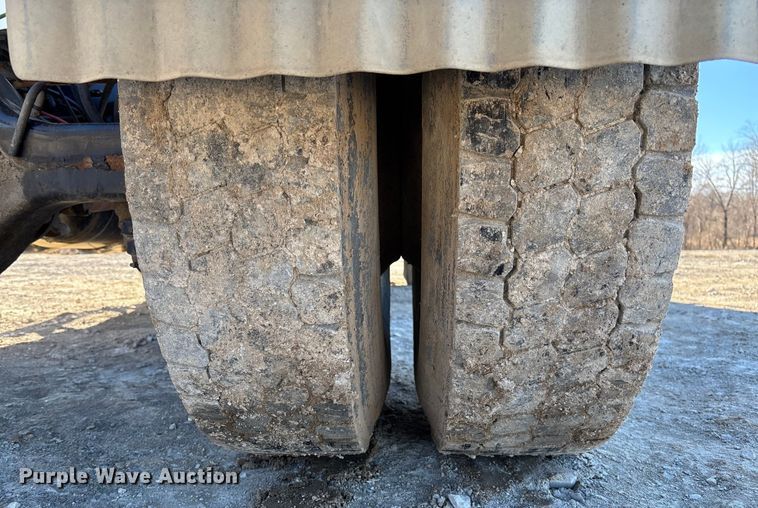 image for item FB3076 2007 Freightliner M2112 semi truck