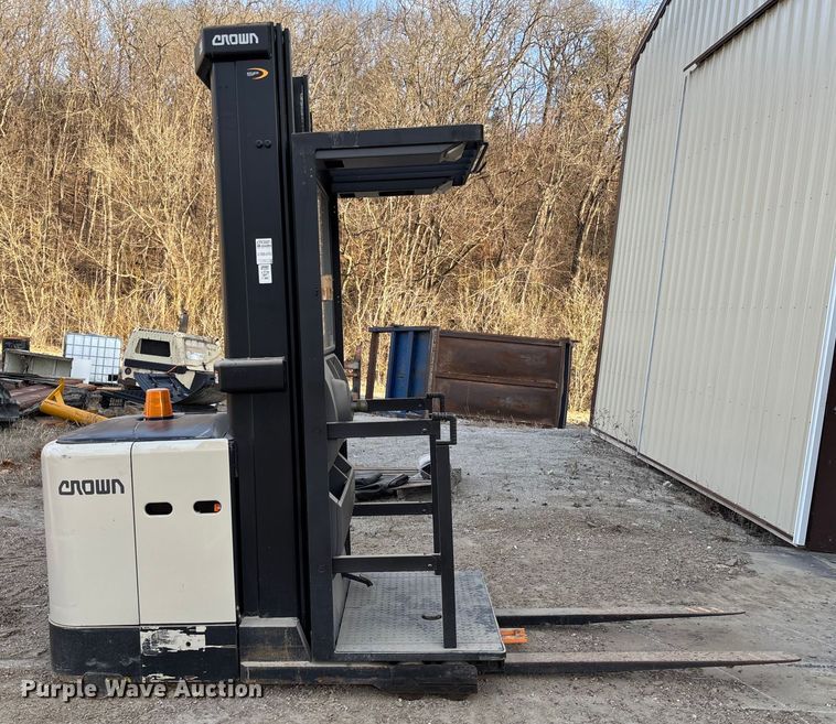 image for item FB3078 Crown SP-3510-30 order picker