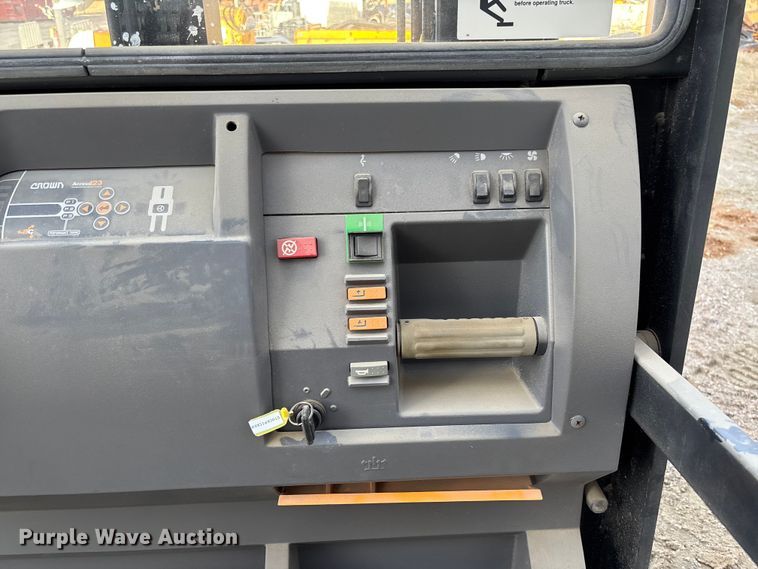 image for item FB3078 Crown SP-3510-30 order picker