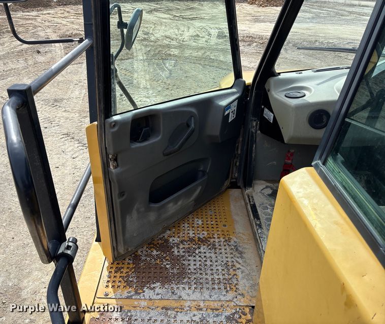 image for item FB3079 2014 Caterpillar 740B articulated haul truck