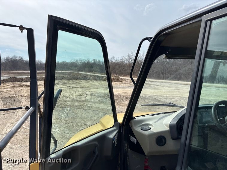 image for item FB3079 2014 Caterpillar 740B articulated haul truck