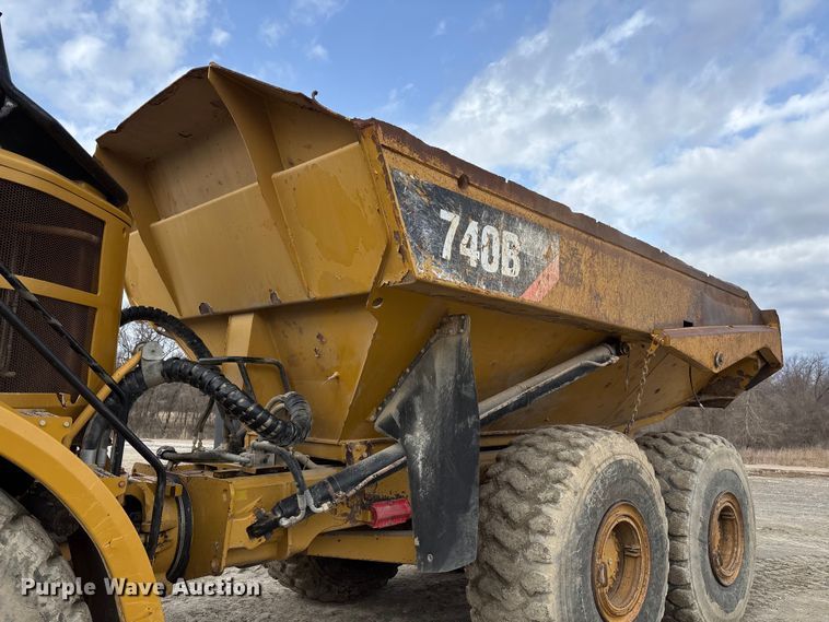 image for item FB3080 2011 Caterpillar 740B articulated haul truck