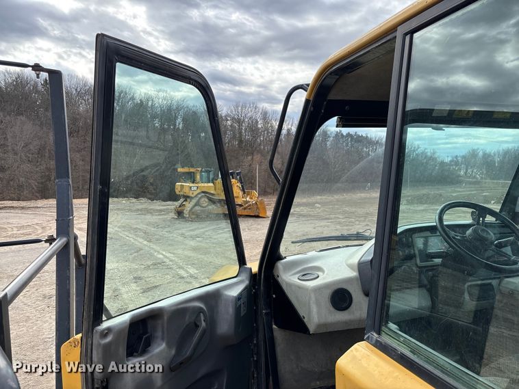 image for item FB3080 2011 Caterpillar 740B articulated haul truck