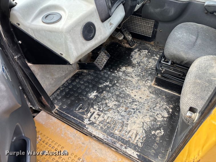 image for item FB3080 2011 Caterpillar 740B articulated haul truck