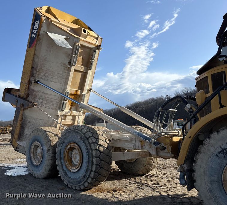 image for item FB3081 2014 Caterpillar 740B articulated haul truck