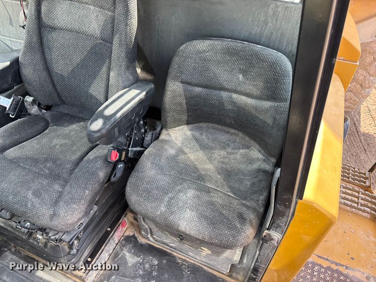 image for item FB3081 2014 Caterpillar 740B articulated haul truck