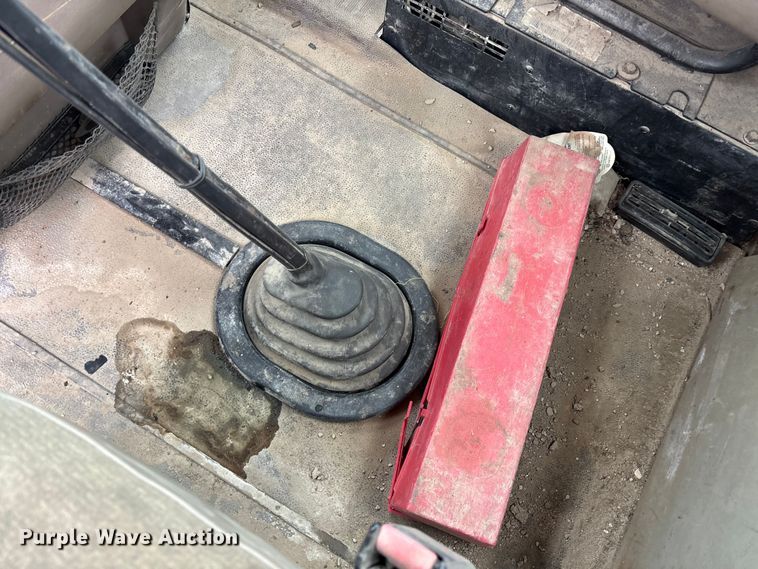 image for item FB3082 2005 International 9200i semi truck