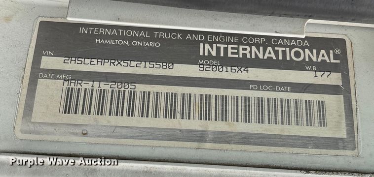 image for item FB3082 2005 International 9200i semi truck