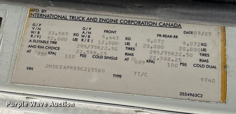 image for item FB3082 2005 International 9200i semi truck