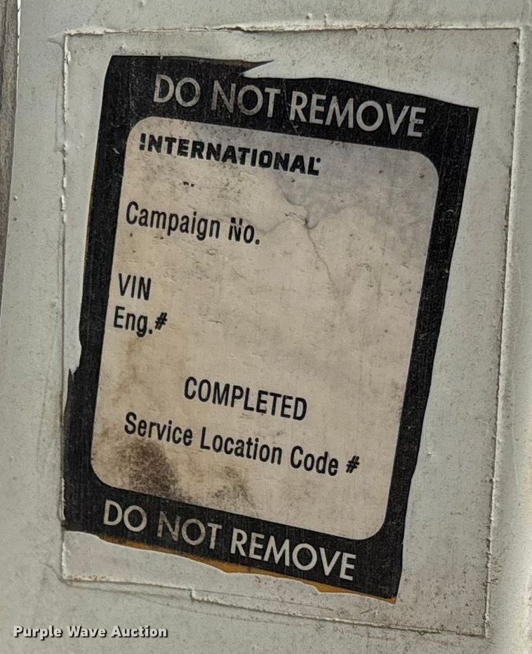 image for item FB3082 2005 International 9200i semi truck