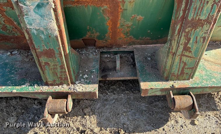 image for item FB3090 Roll-off container